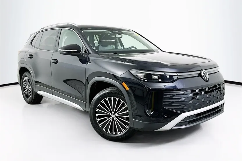 2025 Volkswagen Tiguan S photo 1