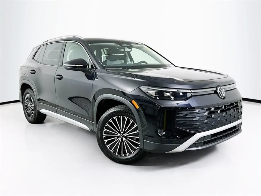 2025 Volkswagen Tiguan S photo 1
