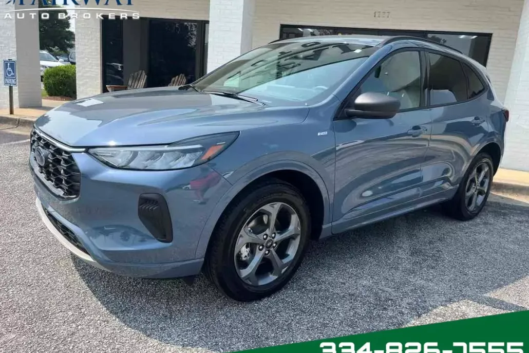 2024 Ford Escape ST-Line photo 1