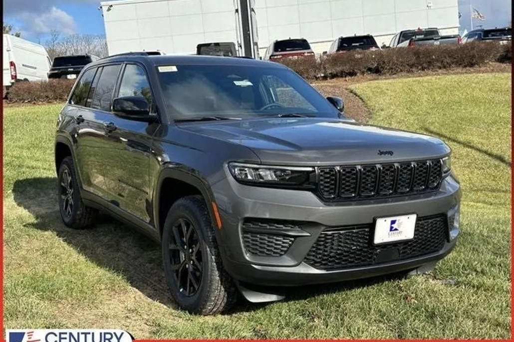 2025 Jeep Grand Cherokee Altitude photo 1