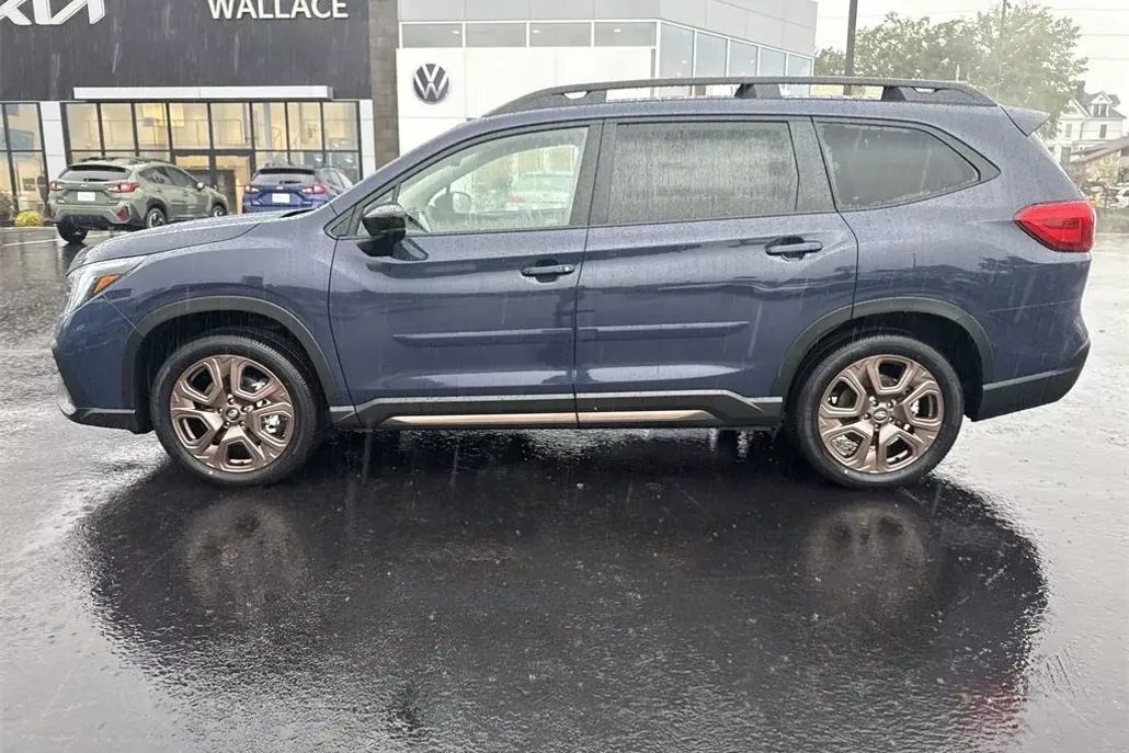 2025 Subaru Ascent Limited photo 1