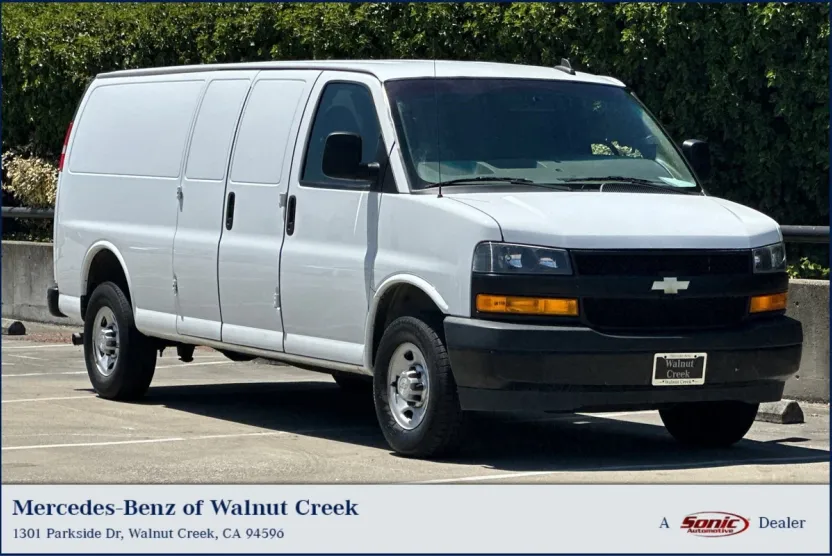 2022 Chevrolet Express 2500 Work Cargo Van photo 1