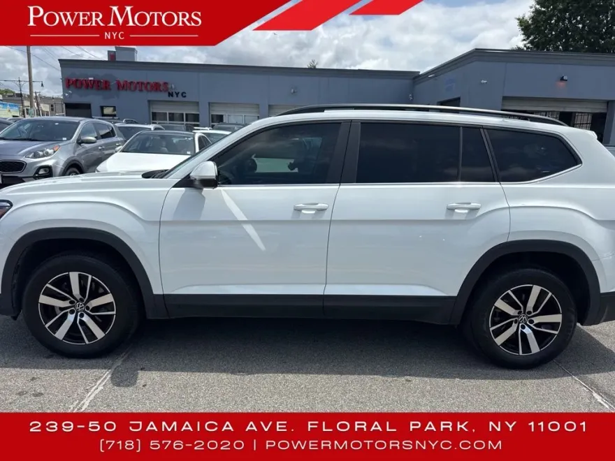 2022 Volkswagen Atlas SE photo 1
