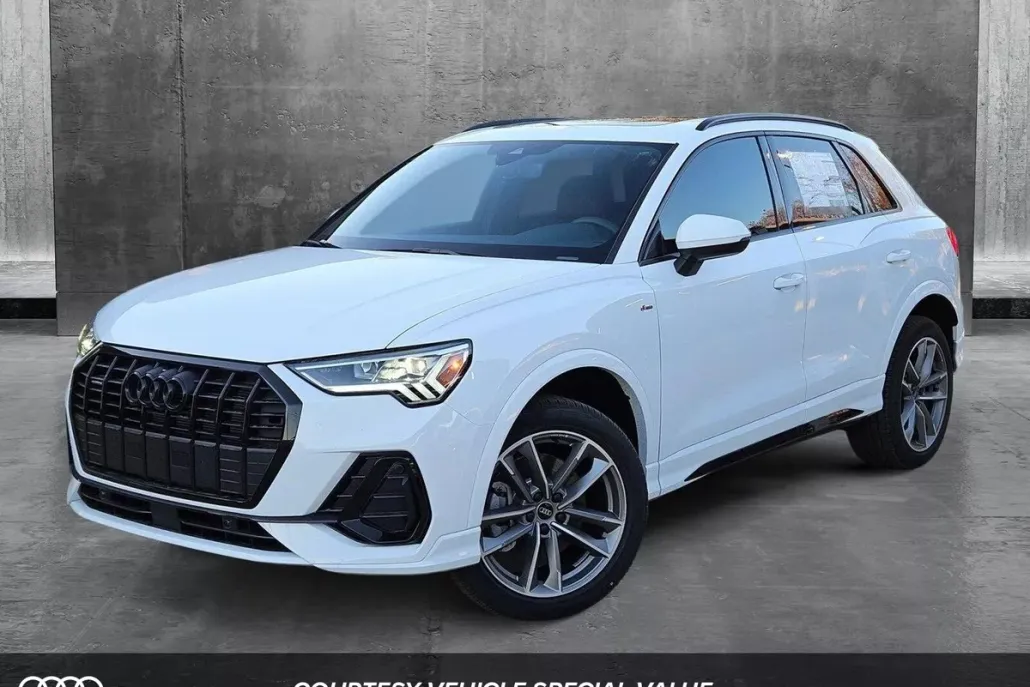 2025 Audi Q3 45 TFSI S line Premium photo 1