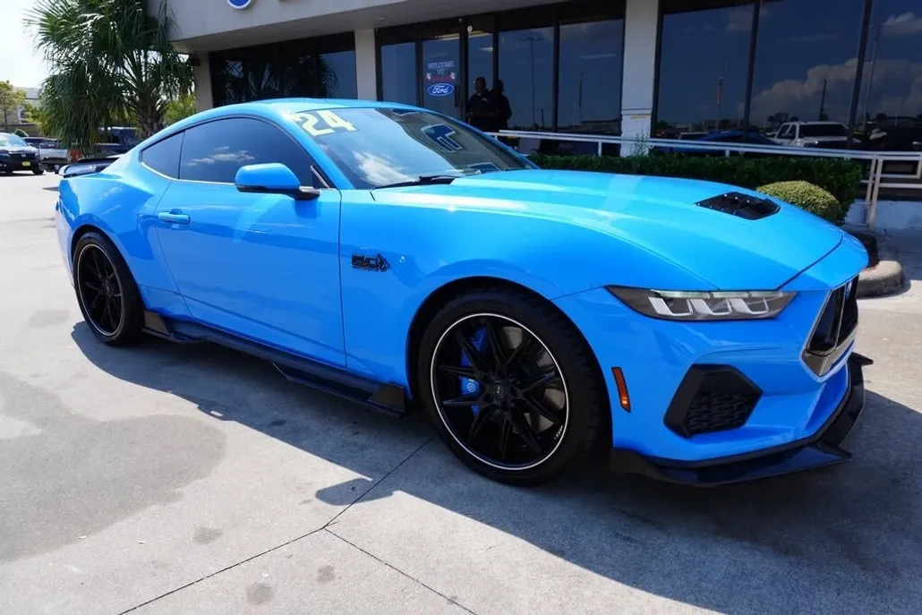 2024 Ford Mustang GT Premium photo 1