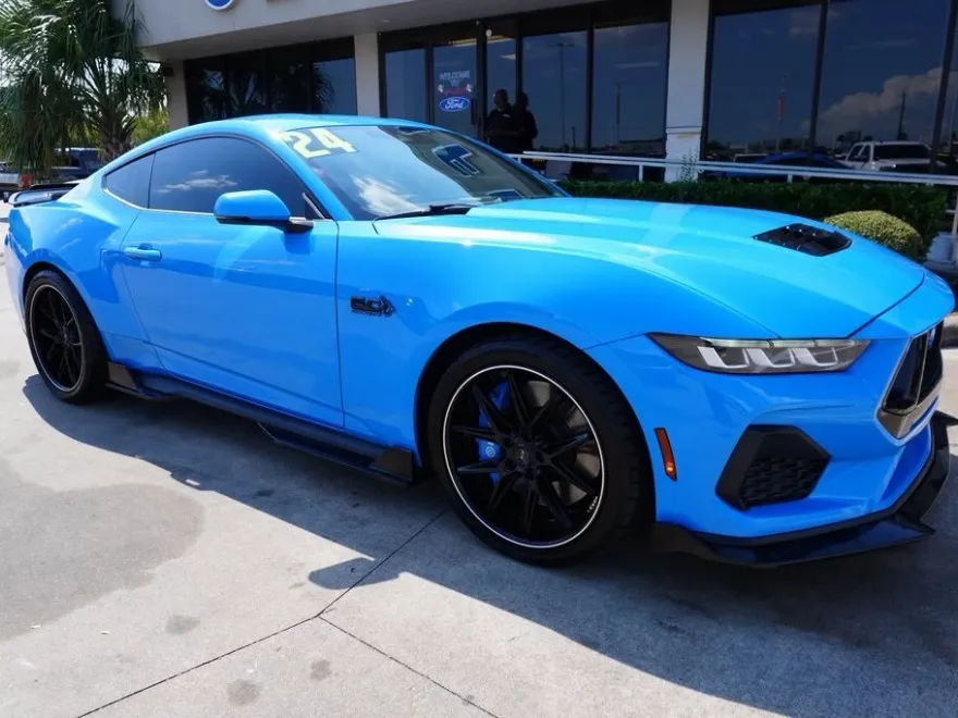 2024 Ford Mustang GT Premium photo 1