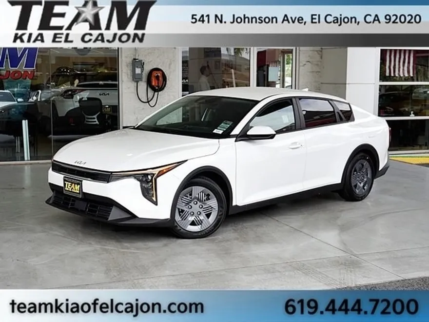 2025 Kia K4 LX photo 1