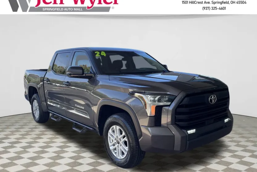 2024 Toyota Tundra SR5 CrewMax photo 1