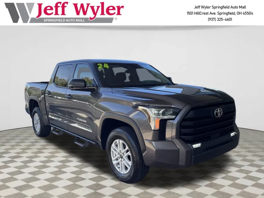 2024 Toyota Tundra SR5 CrewMax photo 1