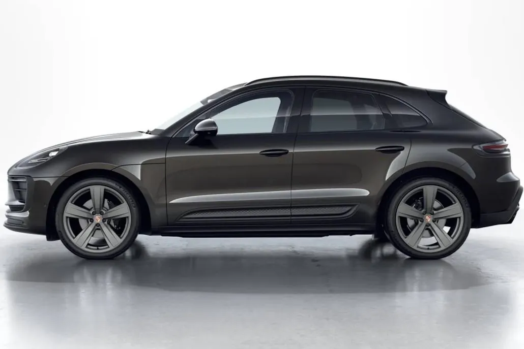 2026 Porsche Macan T photo 1