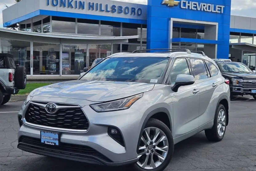 2021 Toyota Highlander Limited photo 1