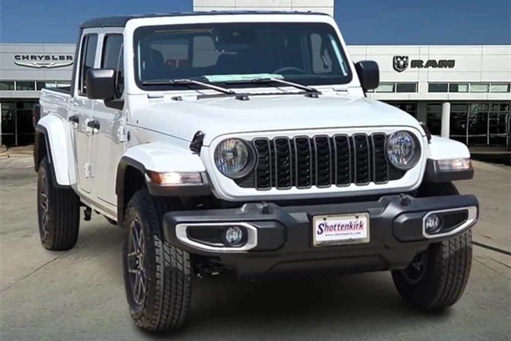 2025 Jeep Gladiator Sport S photo 1