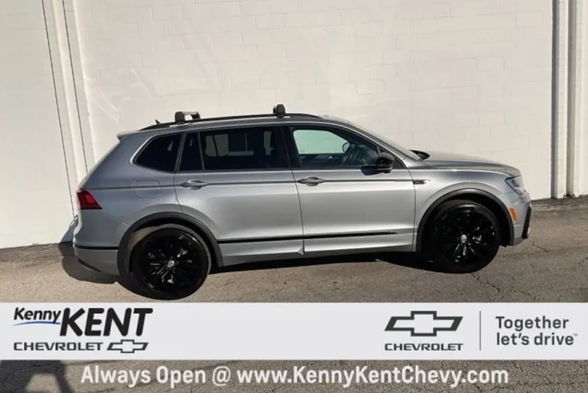 2021 Volkswagen Tiguan SE R-Line Black photo 1