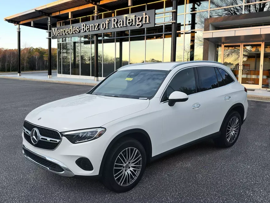 2025 Mercedes Benz GLC 300 photo 1