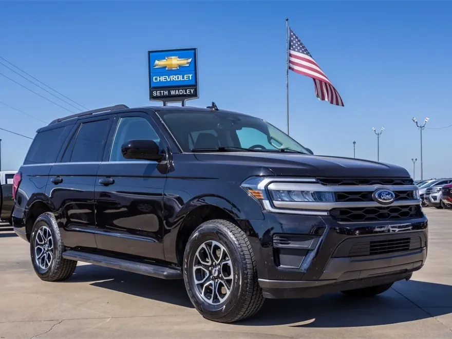 2024 Ford Expedition XLT photo 1