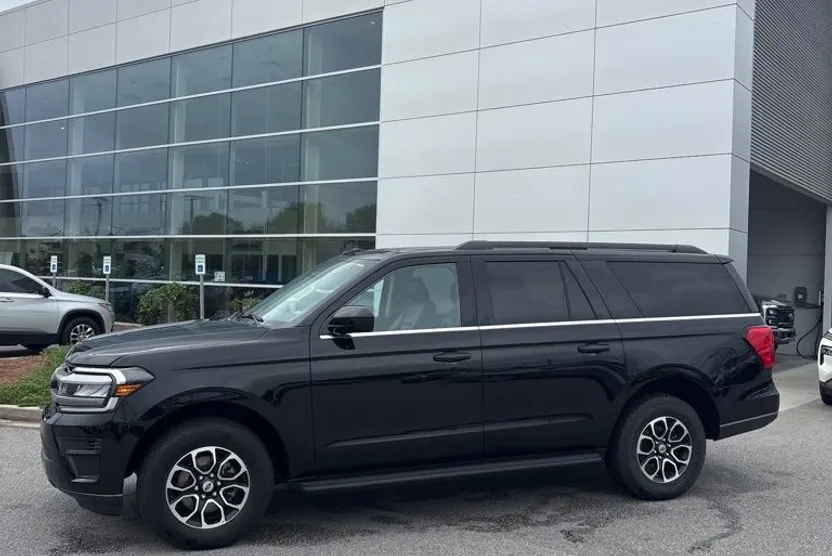 2024 Ford Expedition MAX XLT photo 1
