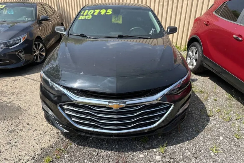 2019 Chevrolet Malibu 1LT photo 1