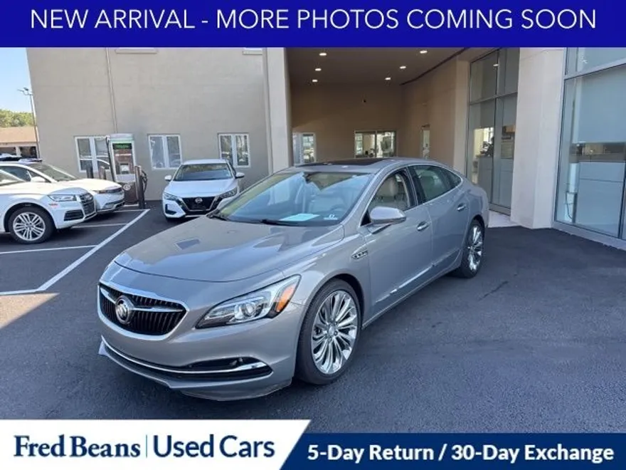 2018 Buick LaCrosse Essence photo 1