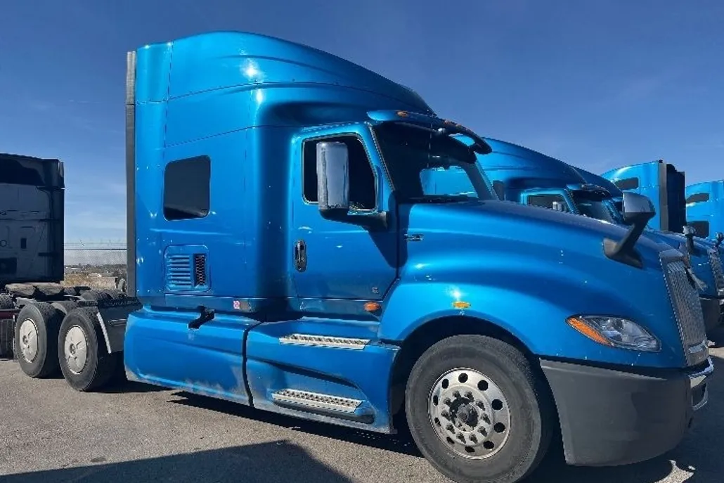 2020 International LT625 LT photo 1