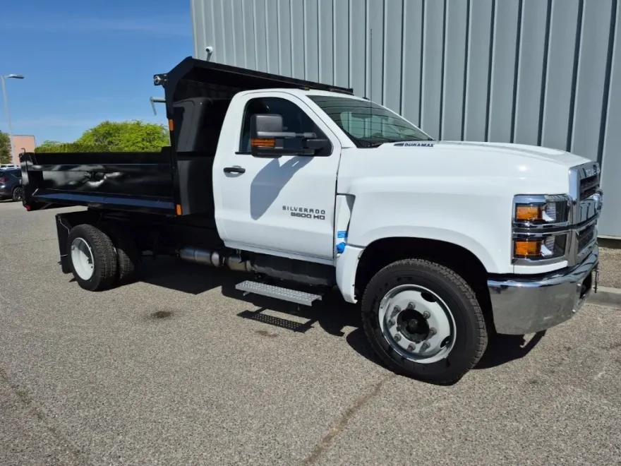 2024 Chevrolet Silverado 5500HD Work Truck photo 1