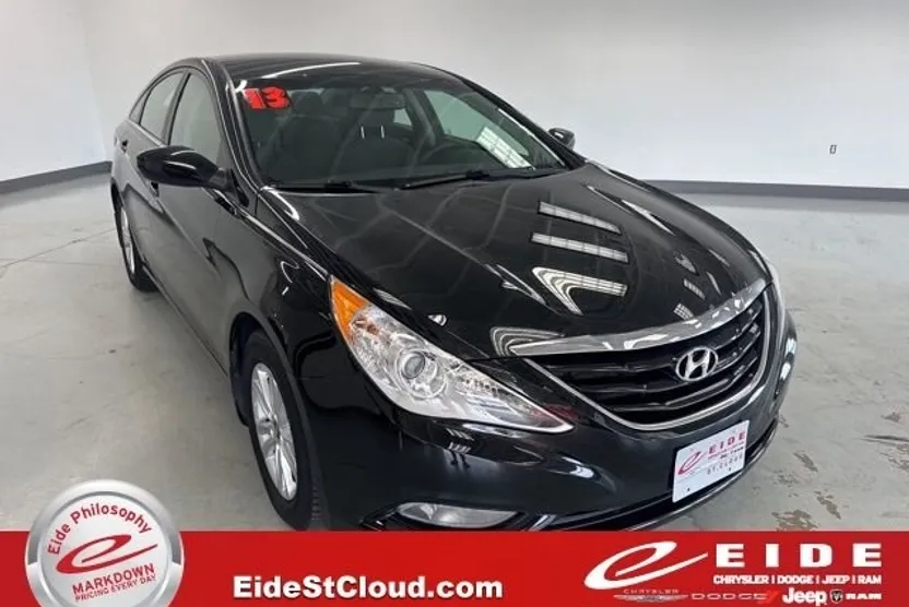 2013 Hyundai Sonata GLS photo 1