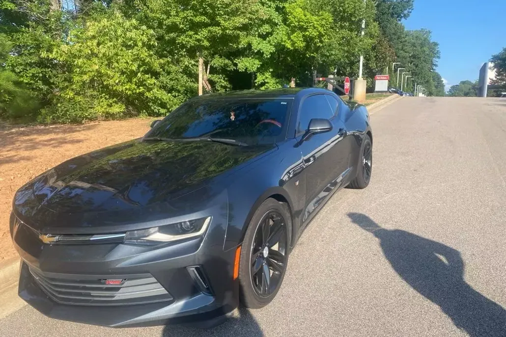 2018 Chevrolet Camaro 1LT photo 1