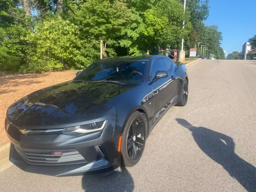 2018 Chevrolet Camaro 1LT photo 1