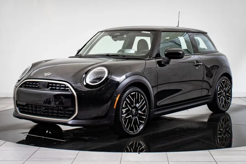 2025 Mini Cooper Signature photo 1