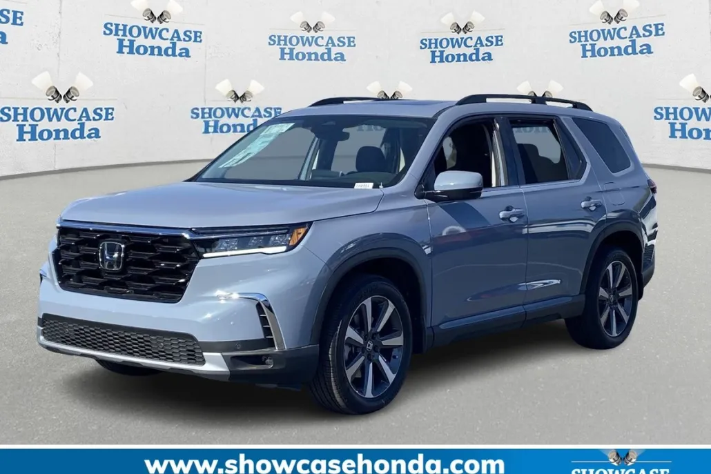 2025 Honda Pilot Touring photo 1