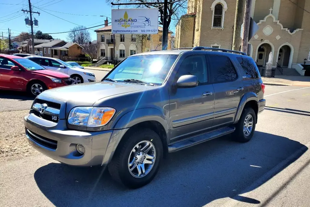 2006 Toyota Sequoia SR5 photo 1