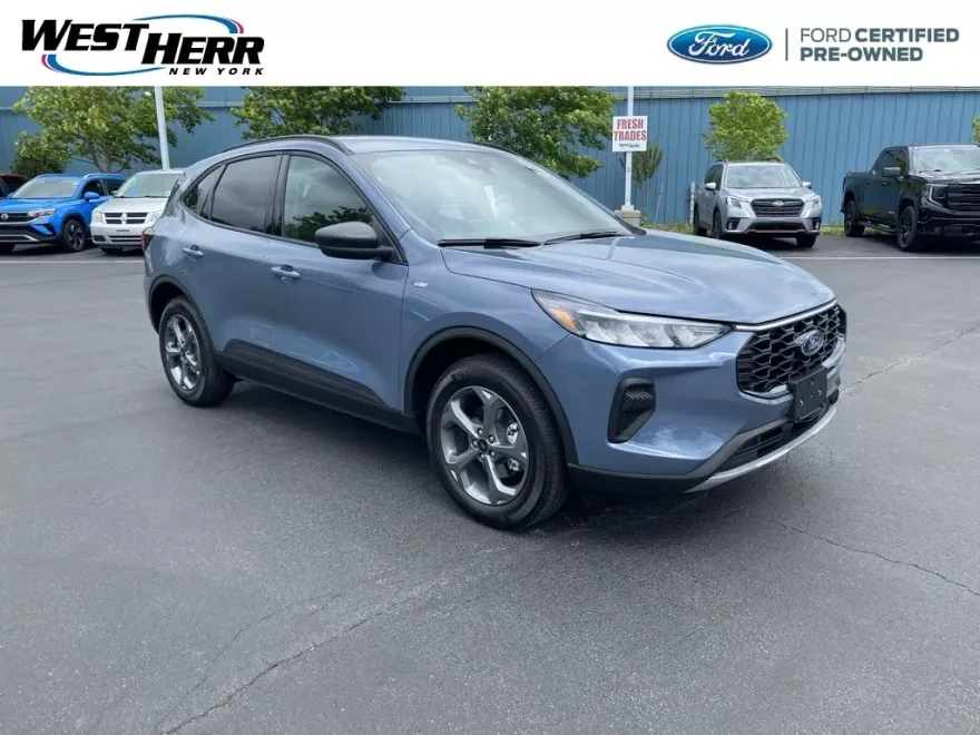 2025 Ford Escape ST-Line photo 1
