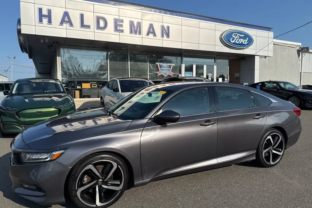 2018 Honda Accord Sport photo 1