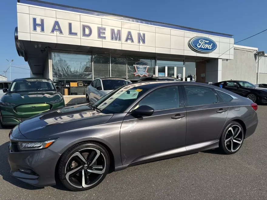 2018 Honda Accord Sport photo 1