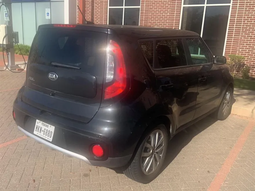 2017 Kia Soul Plus photo 1