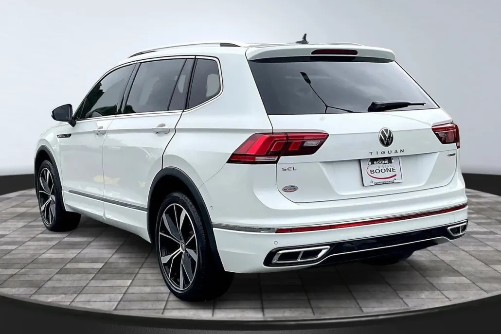 2024 Volkswagen Tiguan SEL R-Line Black photo 1