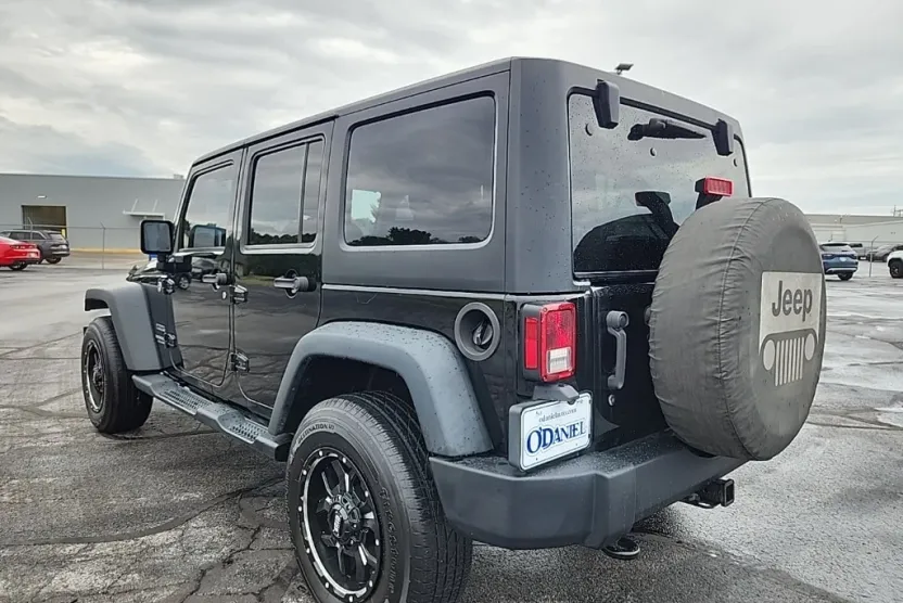 2015 Jeep Wrangler Unlimited Sport photo 1