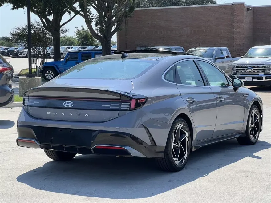 2024 Hyundai Sonata SEL Convenience photo 1