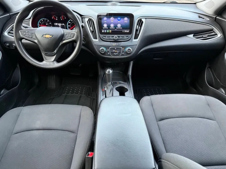 2020 Chevrolet Malibu LS photo 1