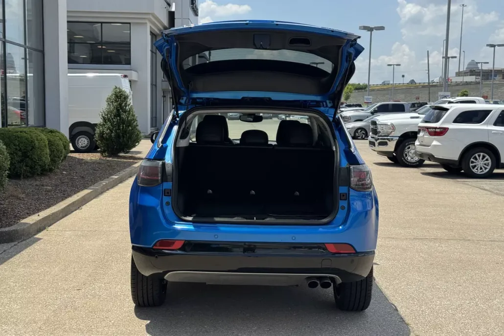 2022 Jeep Compass Limited photo 1
