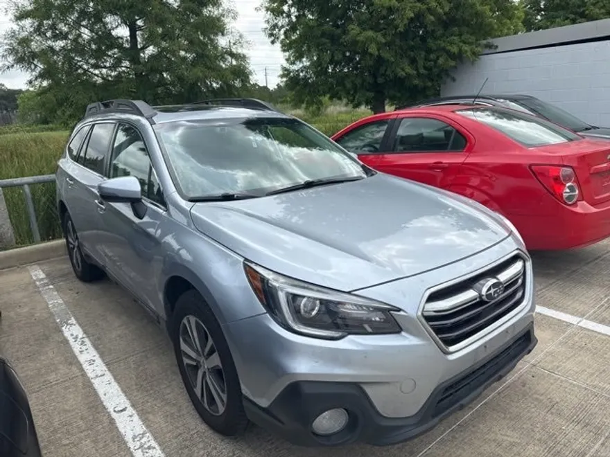 2019 Subaru Outback 3.6R Limited photo 1