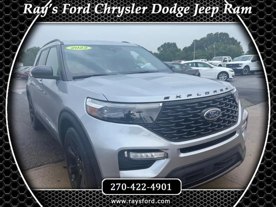 2023 Ford Explorer ST-Line photo 1