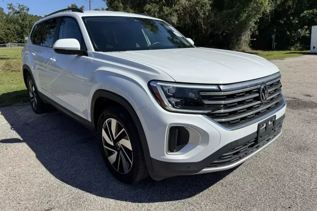 2024 Volkswagen Atlas SE Technology photo 1