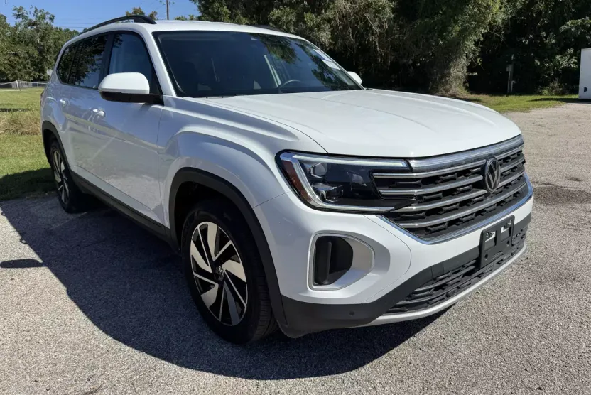 2024 Volkswagen Atlas SE Technology photo 1
