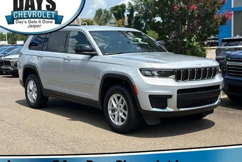 2024 Jeep Grand Cherokee Laredo photo 1