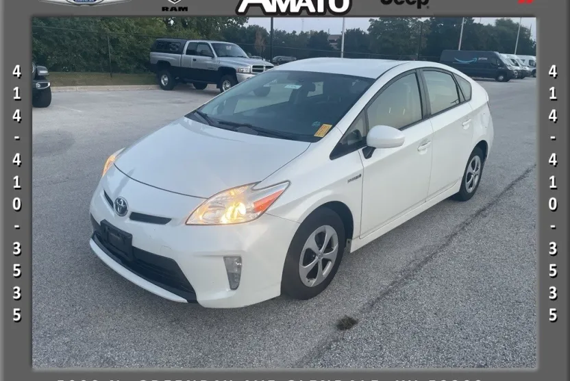 2014 Toyota Prius Two photo 1