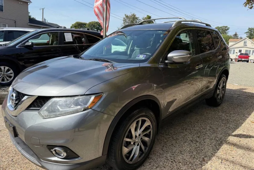 2015 Nissan Rogue SL photo 1