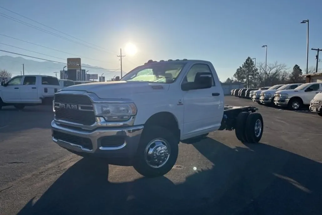 2024 Ram 3500 Tradesman photo 1