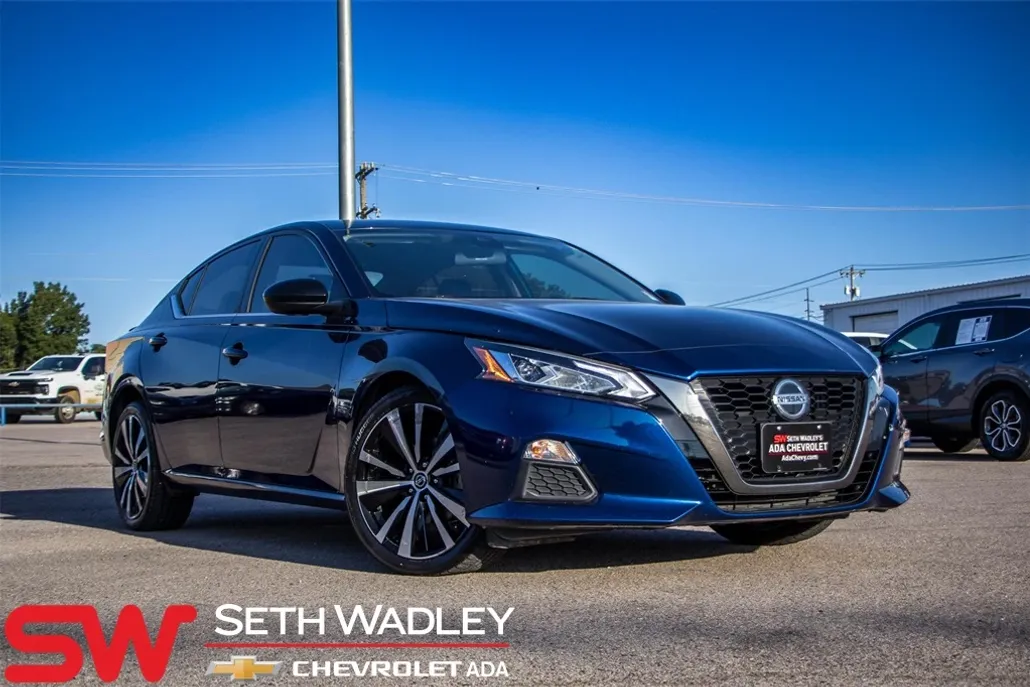 2022 Nissan Altima 2.5 SR photo 1