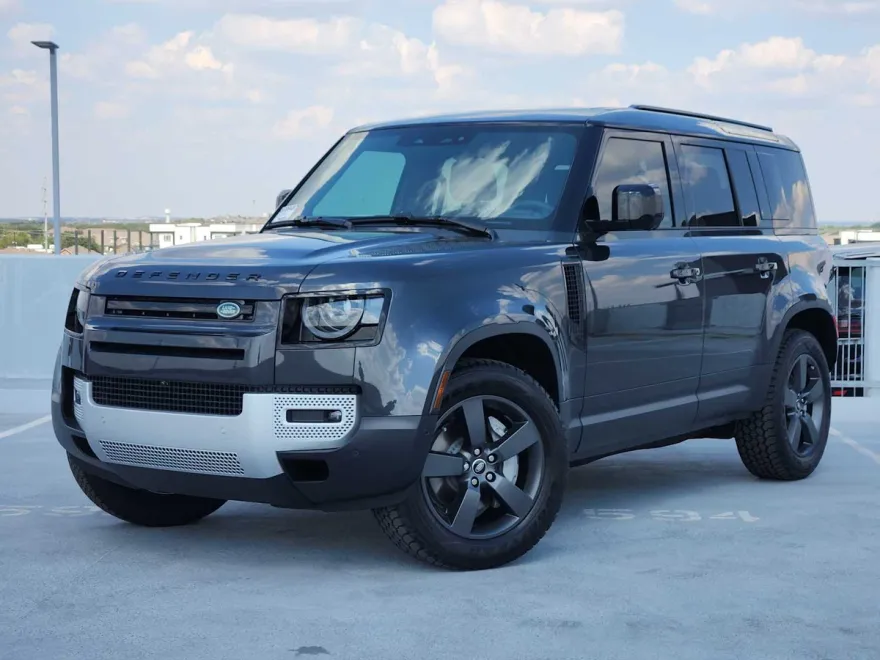 2025 Land Rover Defender S photo 1