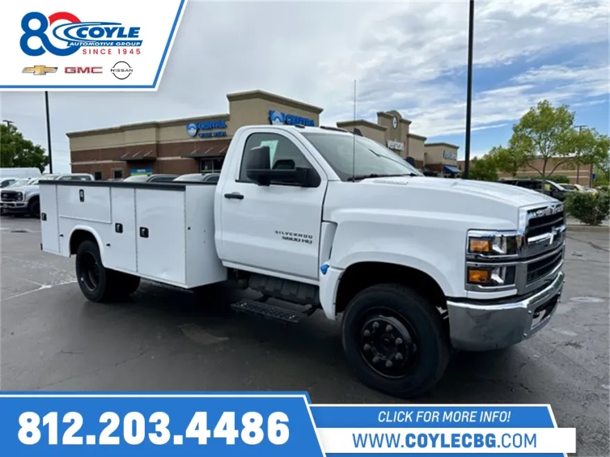 2023 Chevrolet Silverado 5500HD Work Truck photo 1